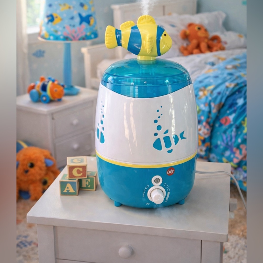 Fish-Themed Blue and Yellow Aquarium Humidifier